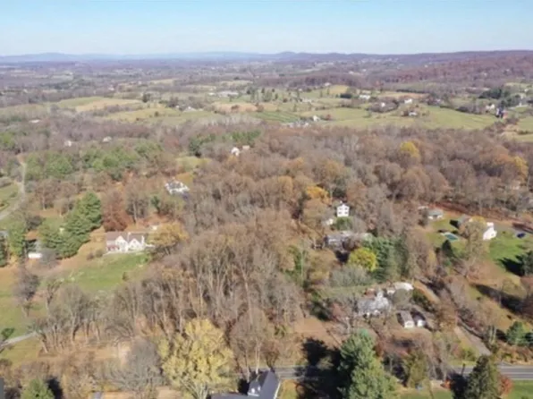 Charles Town Pike, Paeonian Springs, VA 20129