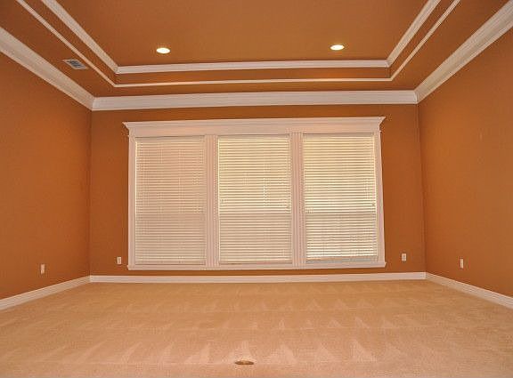 5th image of 18166 Forest Glen Cir