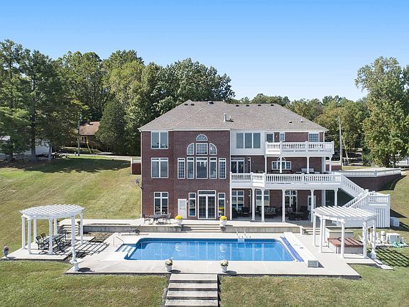 4th image of 7740 N Lakeview Dr