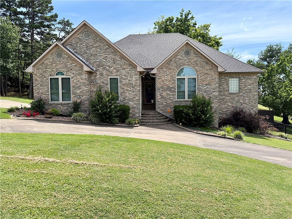 1st image of 1201 Carruthers Dr