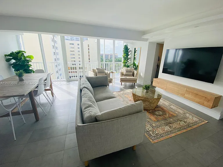 590 Ocean Dr #8B — Photo 3