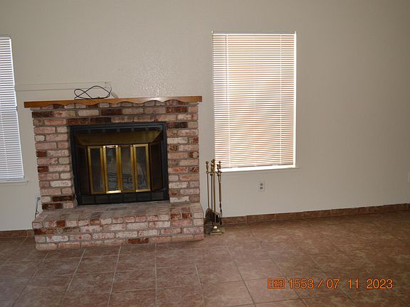 3rd image of 1589 Elderwood Ave