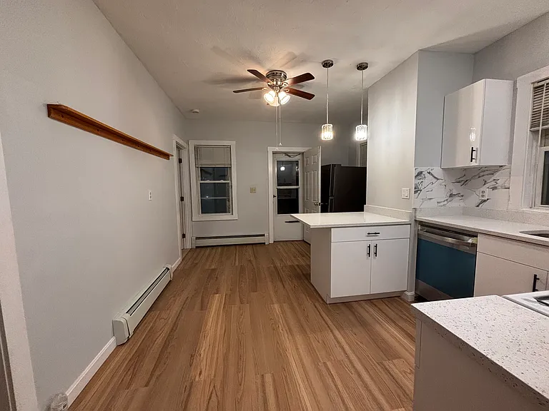 47 Middle St — Photo 1