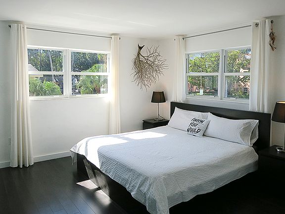 3rd image of 801 Meridian Avenue