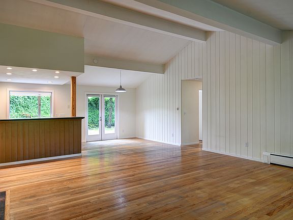 5th image of 2755 73rd Ave SE