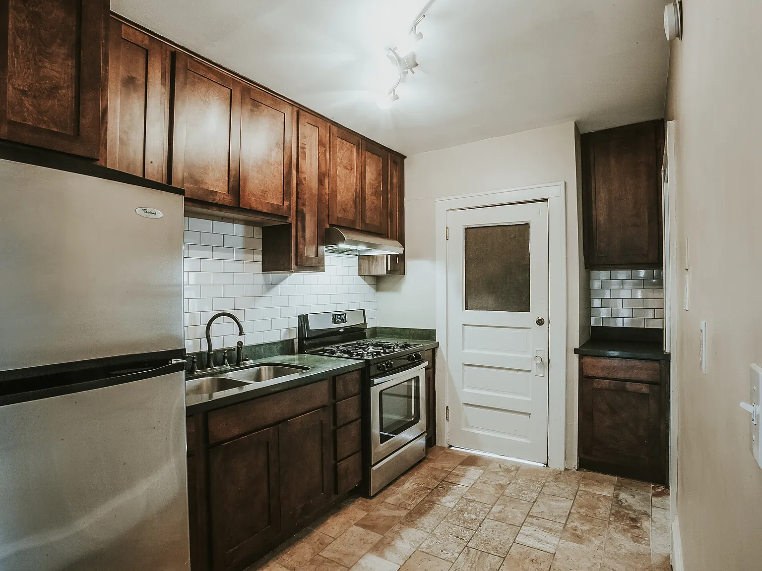 404 SE 8th Street — Photo 3