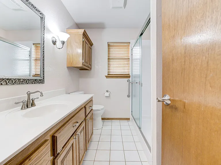 605 Eastview Dr — Photo 42