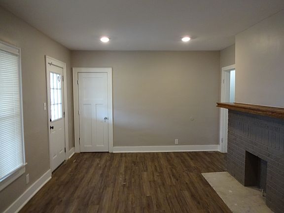 3rd image of 825 Lilley Ave #1