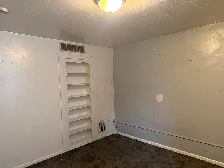 1016 Airbrake Ave — Photo 5
