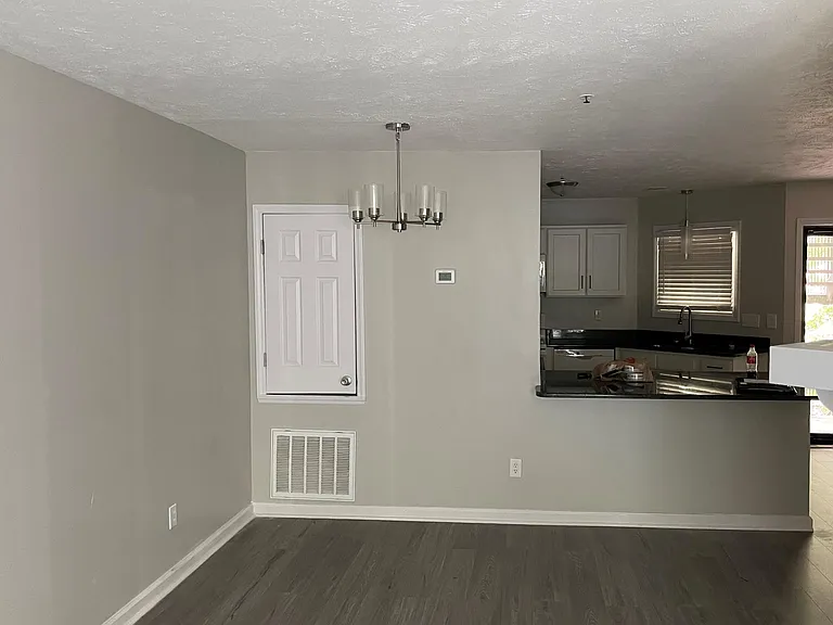 6720 Willowbrook Dr #5 — Photo 5