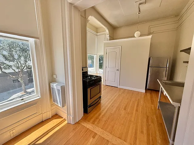 996 Valencia St #6 — Photo 6