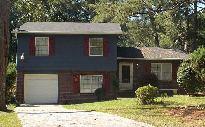 1st image of 2943 Five Oaks Cir SW