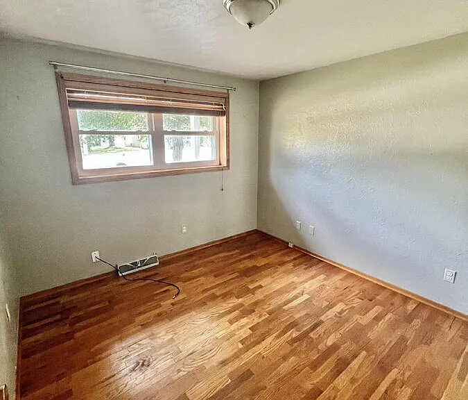2204 Bainbridge Rd — Photo 25