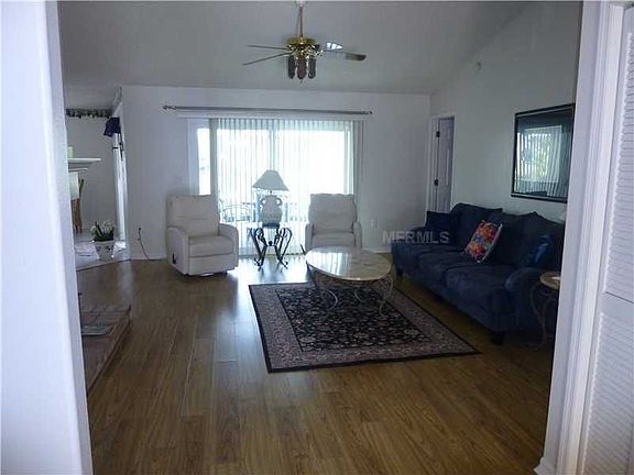 3rd image of 1836 Wood Haven St