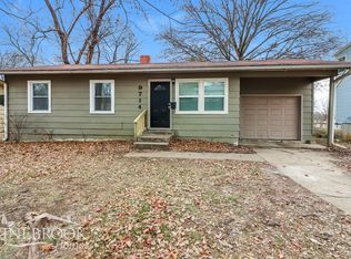 9714 Hillcrest Rd, Kansas City, MO 64134