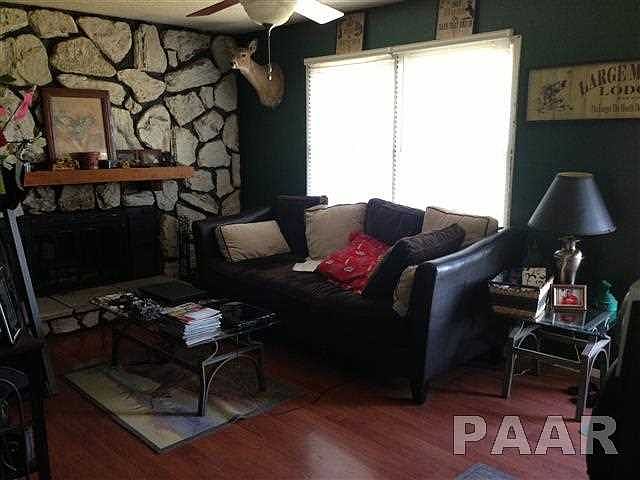 2nd image of 208 W Oakley St