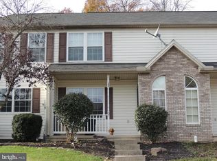 37 Petersburg Ln, Duncannon, PA 17020