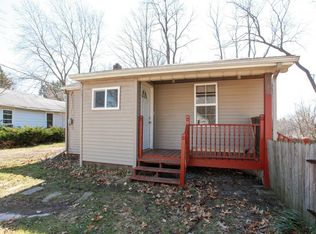513 W 3rd St, Buchanan, MI 49107