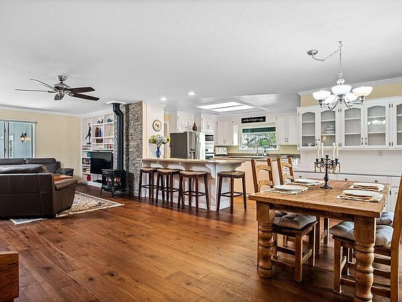 5th image of 12109 Elm Ct