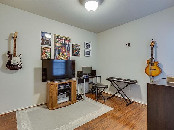 4th image of 510 Flora Vista Ct
