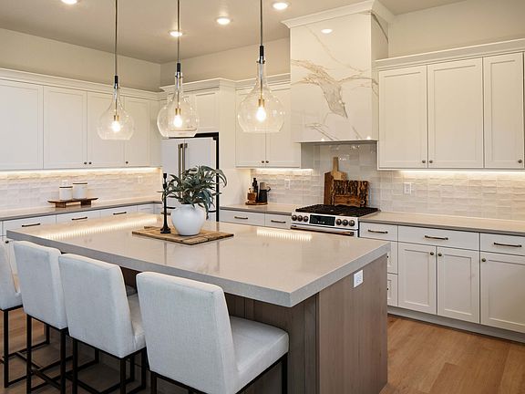 5th image of 1314 E Sunset Ct #305