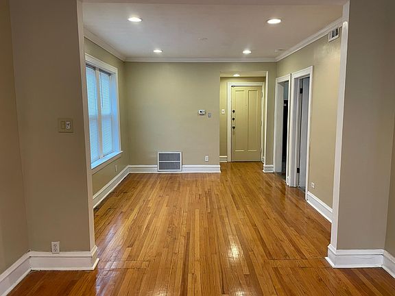 3rd image of 8120 S Crandon Ave #2F