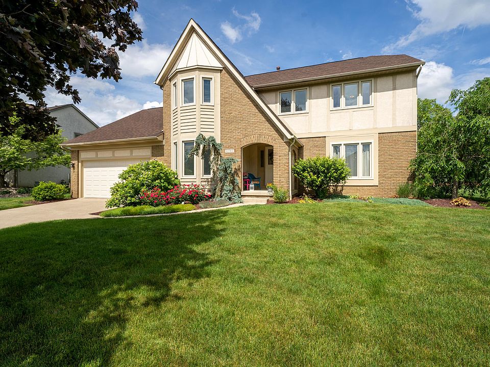 1st image of 12782 Oakmere Dr NW