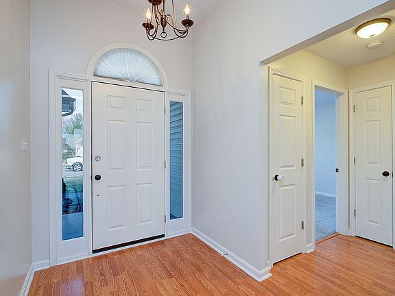 3rd image of 11203 Woodridge Lake Way