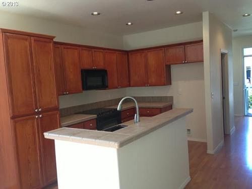 5th image of 1128 SE Wenlock Ave