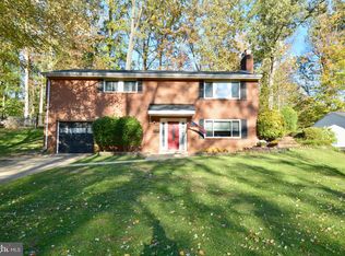 5613 Flag Run Dr, Springfield, VA 22151