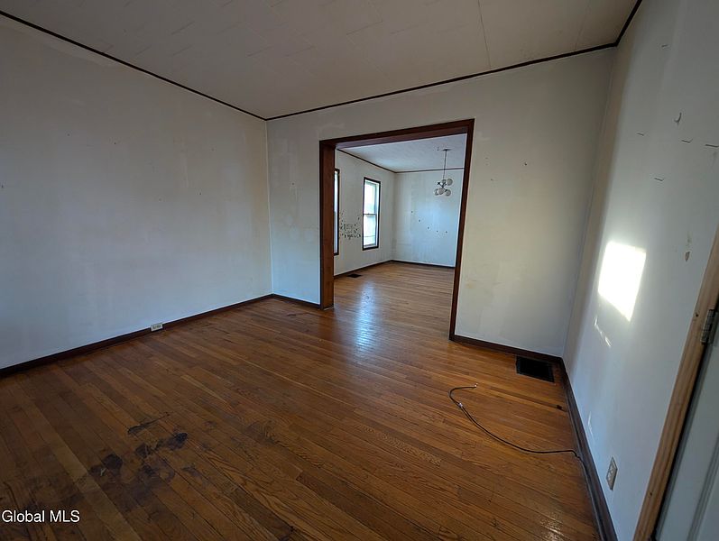4th image of 16 Paulding Street
