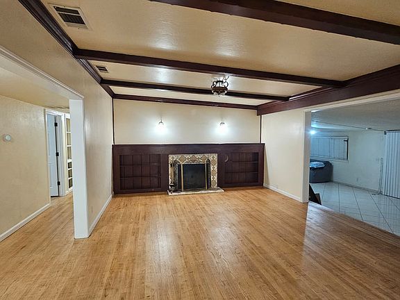 3rd image of 3641 Walnut Ave