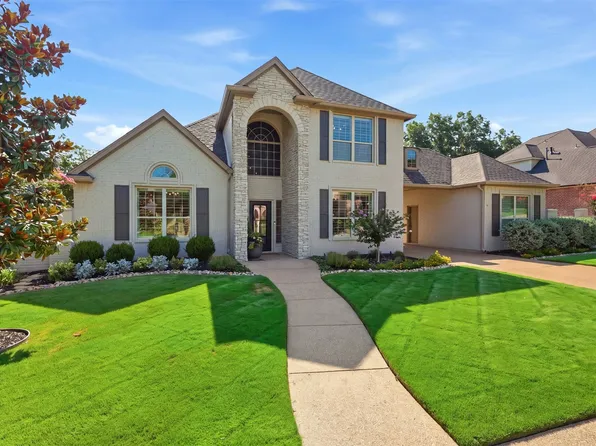 208 Skyline Dr, Trophy Club, TX 76262