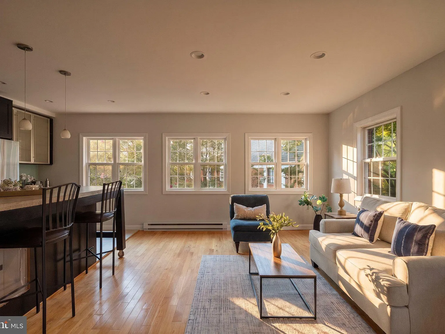 2 bed, 1.5 bath, 930 sqft, $2,850 — Photo 4
