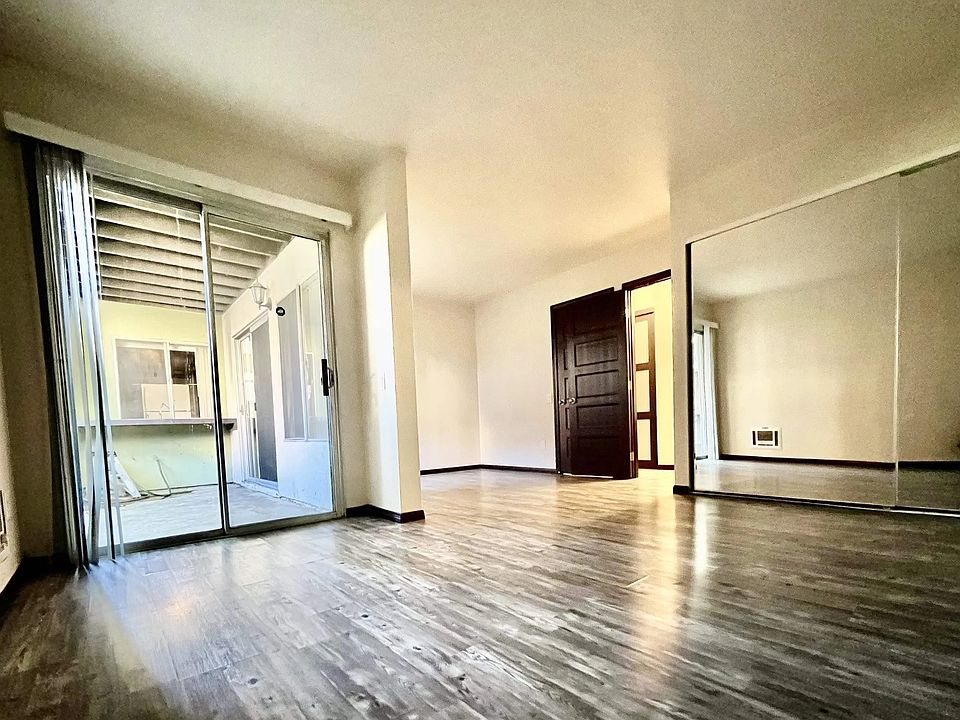 2nd image of 7946 Mission Center Ct Unit B