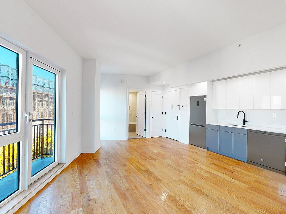 1st image of 469 Convent Ave #B