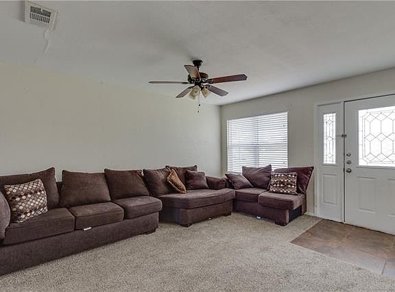 4th image of 906 Woodbrook St
