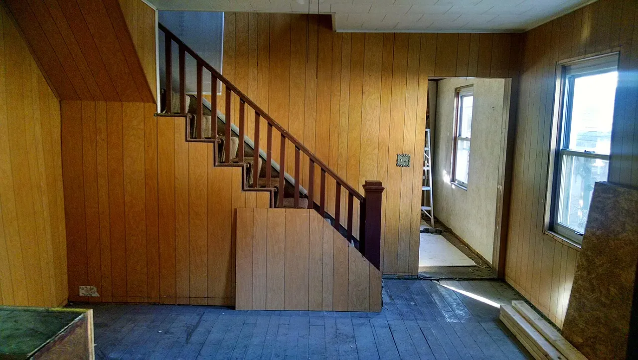 5 bed, 2320 sqft, $925 — Photo 1