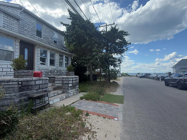 10 Greenwich Ave #1 — Photo 6