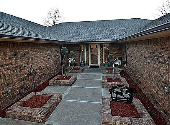 2nd image of 10125 Casa Linda