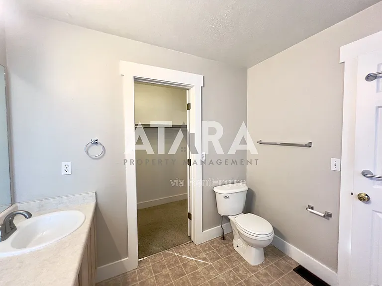 10912 S Poplar Brook Pl — Photo 20