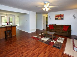 9813 Stanalouise Dr, Louisville, KY 40291