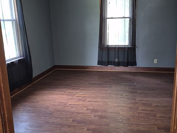 5th image of 2740 Washington Ave