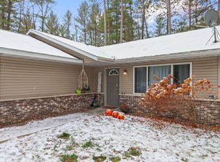 935 Rolling Ridge Rd, Eagle River, WI 54521