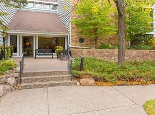 3020 Saint Albans Mill Rd APT 109, Minnetonka, MN 55305