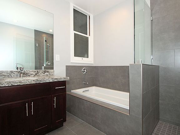 5th image of 360 Forest Ave APT 305