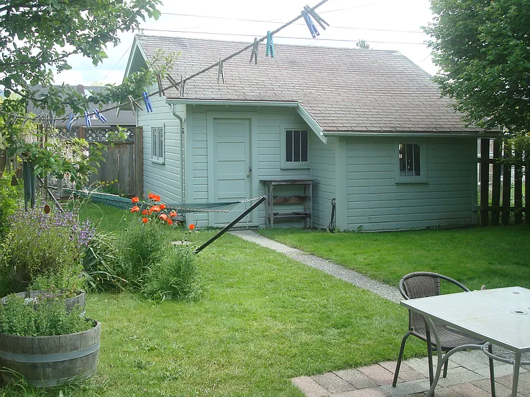 2712 Humboldt St — Photo 9
