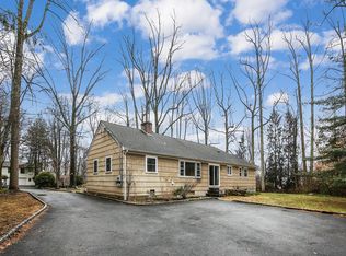 2823 Hedwig Dr, Yorktown Heights, NY 10598