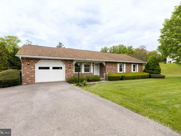 501 Gateway Dr W, Thurmont, MD 21788