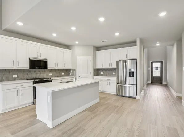 6601 Valley Lake Ln, Fort Worth, TX 76036